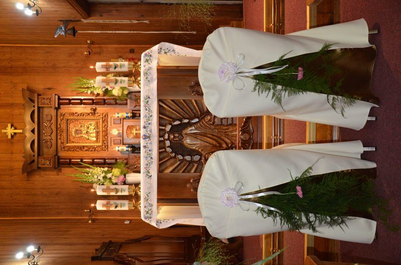 Ślub w kościele w Dębkach 43